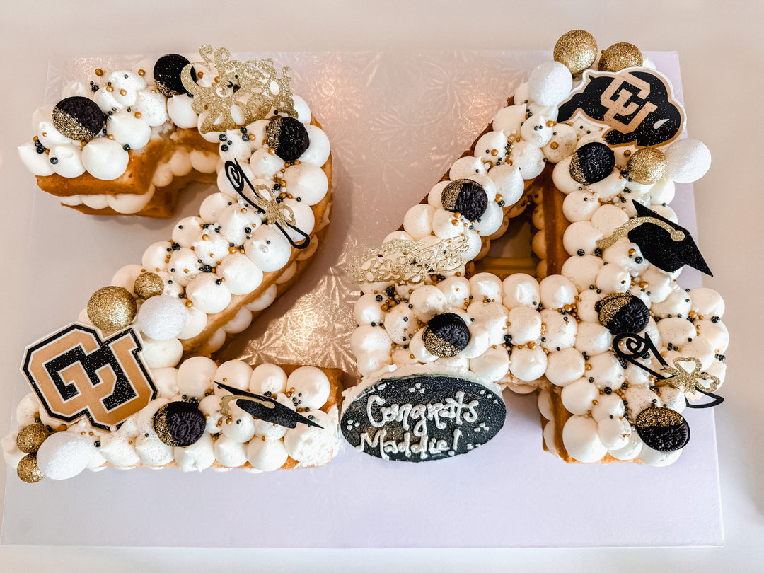 '25 Graduation Cake